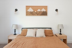 4 Schlafzimmer, Schreibtisch, Bügeleisen/Bügelbrett, Reisekinderbett