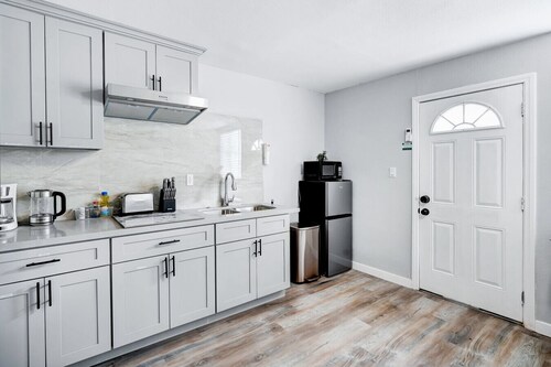 Cozy 1BR Home + King Bed + Near Shops #TravelSGV