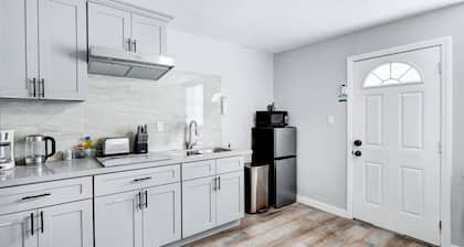 Cozy 1BR Home + King Bed + Near Shops #TravelSGV