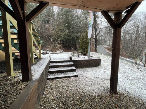 Charming 1-bedroom apartment with WiFi, & kitchen in fabulous Town of Rockingham