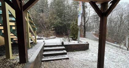 Charming 1-bedroom apartment with WiFi, & kitchen in fabulous Town of Rockingham