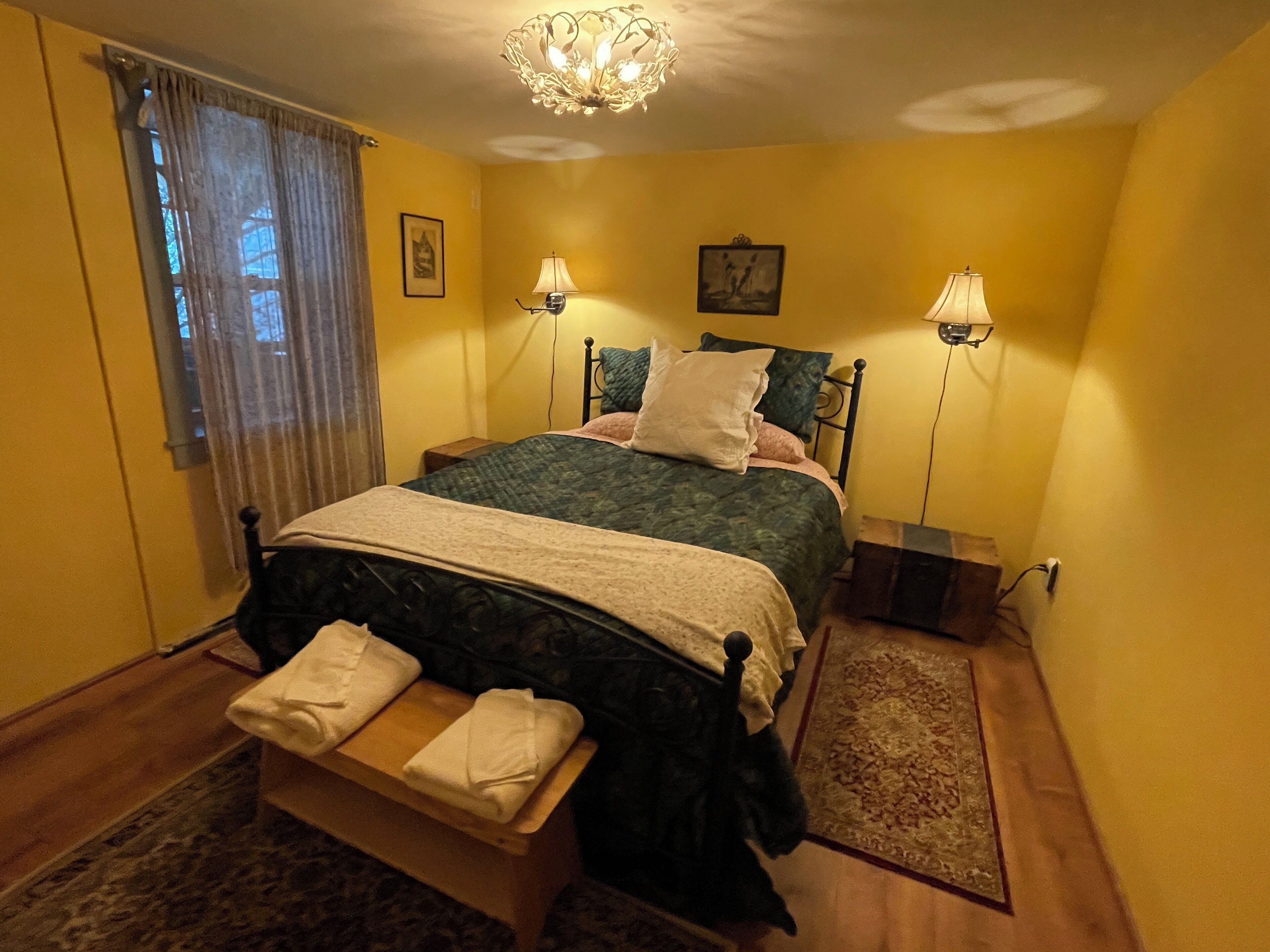 1 habitación, escritorio, tabla de planchar con plancha y wifi gratis 