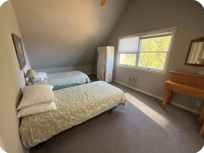 2 habitaciones, tabla de planchar con plancha, wifi y ropa de cama