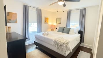 2 bedrooms, desk, iron/ironing board, travel crib