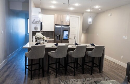 Charming 2-bedroom condo with WiFi, AC in pleasant Fort Worth