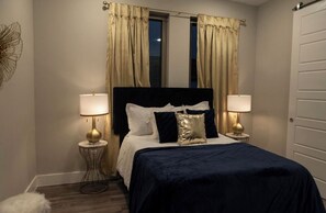 2 多间卧室、熨斗/熨衣板、WiFi、床单