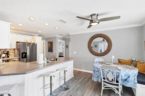 Fridge, microwave, oven, stovetop - Luxury 3 bedroom pool home on Bocilla Lagoon! (Placida)