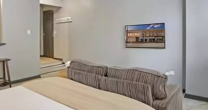 Explore Northside from Modern Studio Apartment with Washer and Dryer