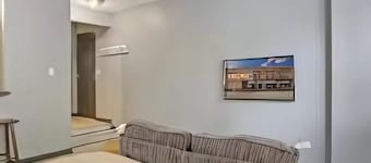 Explore Northside from Modern Studio Apartment with Washer and Dryer