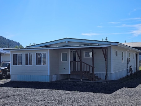 Exterior. The Queen 2 Bedroom Apartment D