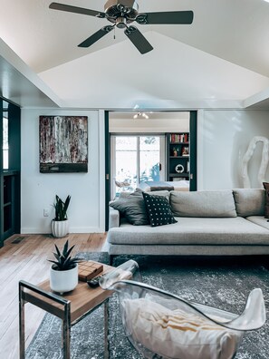 تلفزيون ذكي، كُتُب