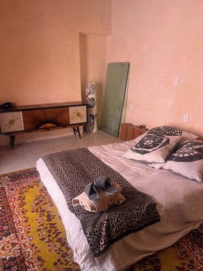 2 chambres, fer et planche à repasser, Wi-Fi, draps fournis