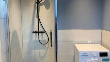 Haartrockner, Seife, Toilettenpapier