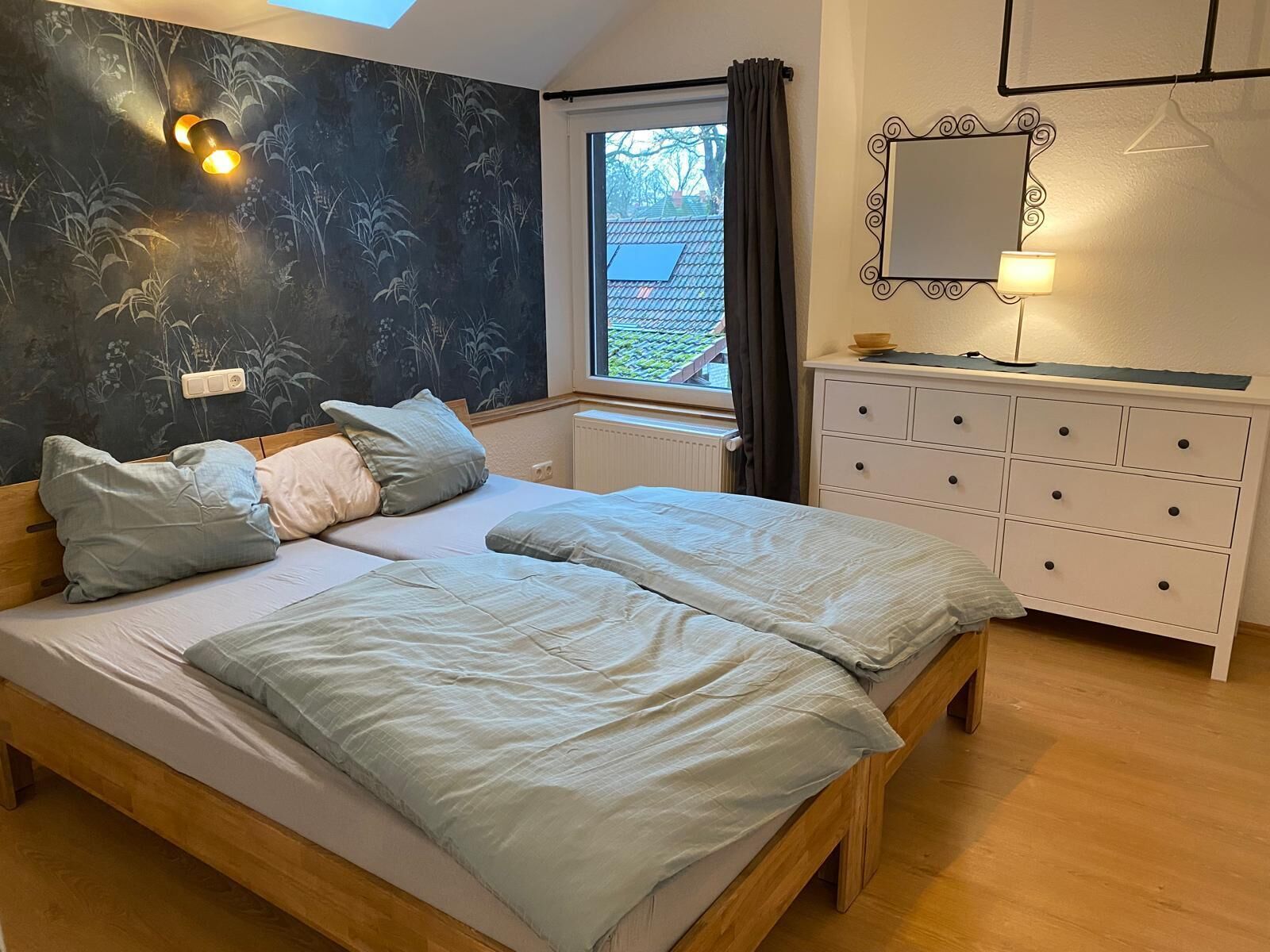 1 slaapkamer, een strijkplank/strijkijzer, reisbedje, gratis wifi