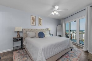 2 bedrooms, iron/ironing board, travel cot, free WiFi - 2 BR condo with views of ocean & sound, Stunning sunsets, & direct beach access (Fort Walton Beach)