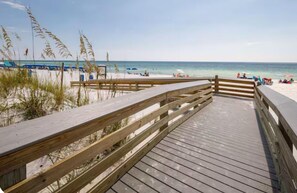 Beach nearby, sun loungers, beach towels
