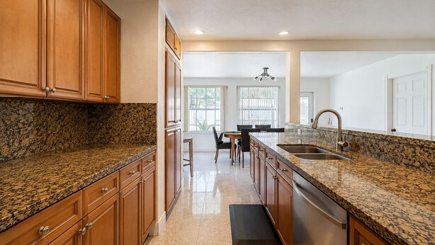 Interior - Updated & Spacious 2-Bedroom, 2-Bath Home Just Steps from the beach (Miami Beach)