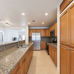 Private kitchen - Updated & Spacious 2-Bedroom, 2-Bath Home Just Steps from the beach (Miami Beach)