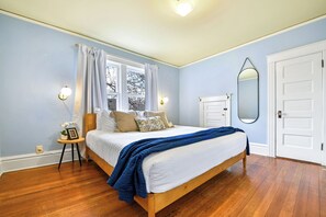 4 slaapkamers, een strijkplank/strijkijzer, reisbedje, gratis wifi