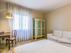 3 bedrooms, Internet