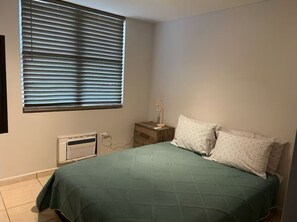 2 chambres, fer et planche à repasser, accès au Wi-Fi (inclus)