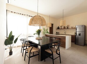 Ofen, Herdplatte, Kochgeschirr/Geschirr/Besteck