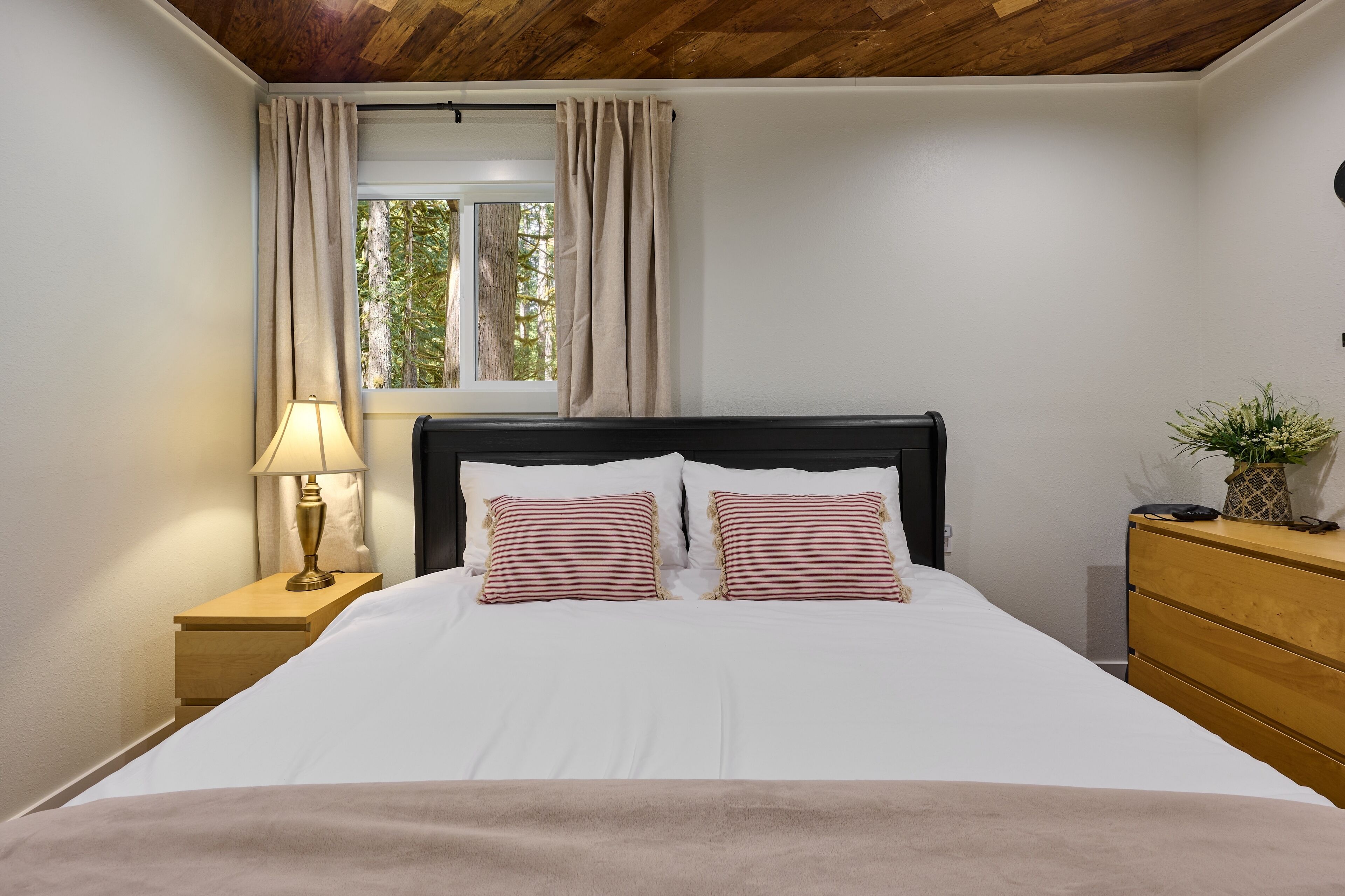 4 Schlafzimmer, Schreibtisch, Reisekinderbett, kostenloses WLAN