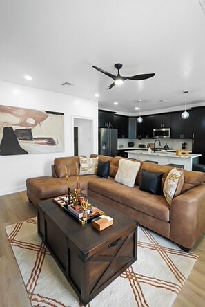 Smart TV y chimenea