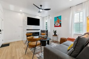 Smart TV, fireplace - Entire Home in St. Roch (New Orleans)
