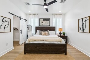 2 bedrooms, desk, iron/ironing board, WiFi (free) - Entire Home in St. Roch (New Orleans)