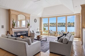 TV connectée, cheminée