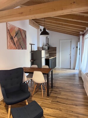 Dining - Borgovivo Loft A Modern Loft Bergamo City Center (Bergamo)