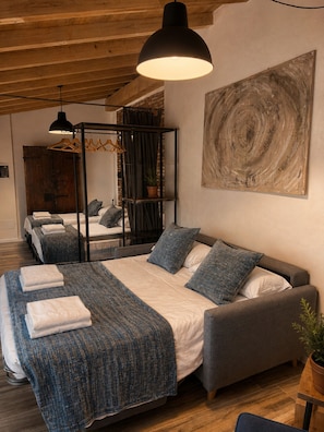 1 bedroom, free WiFi, bed sheets