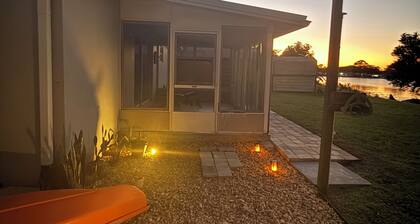 FL LAKEFRONT full house 2/1