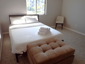 2 chambres, fer et planche à repasser, Wi-Fi gratuit, draps fournis