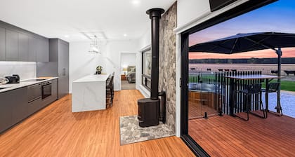 Warrawindi Escapes
