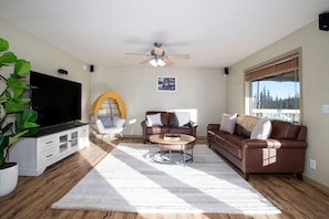 Smart TV, fireplace, offices