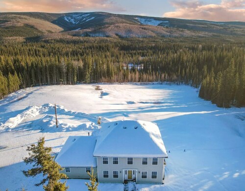 Aurora Viewpoint Manor 6b4b with Panoramic Views