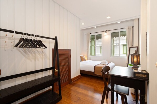 2 عدّة غرف نوم ومكتب ومكواة/لوح كي وواي فاي مجانًا