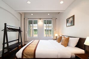 3 bedrooms, desk, iron/ironing board, free WiFi