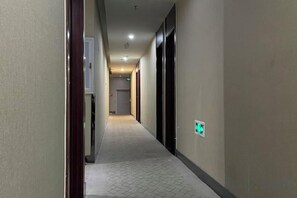 Interior - Super 8 Hotel (Beijing Qianmen Zhushikou Subway Station) (Beijing)