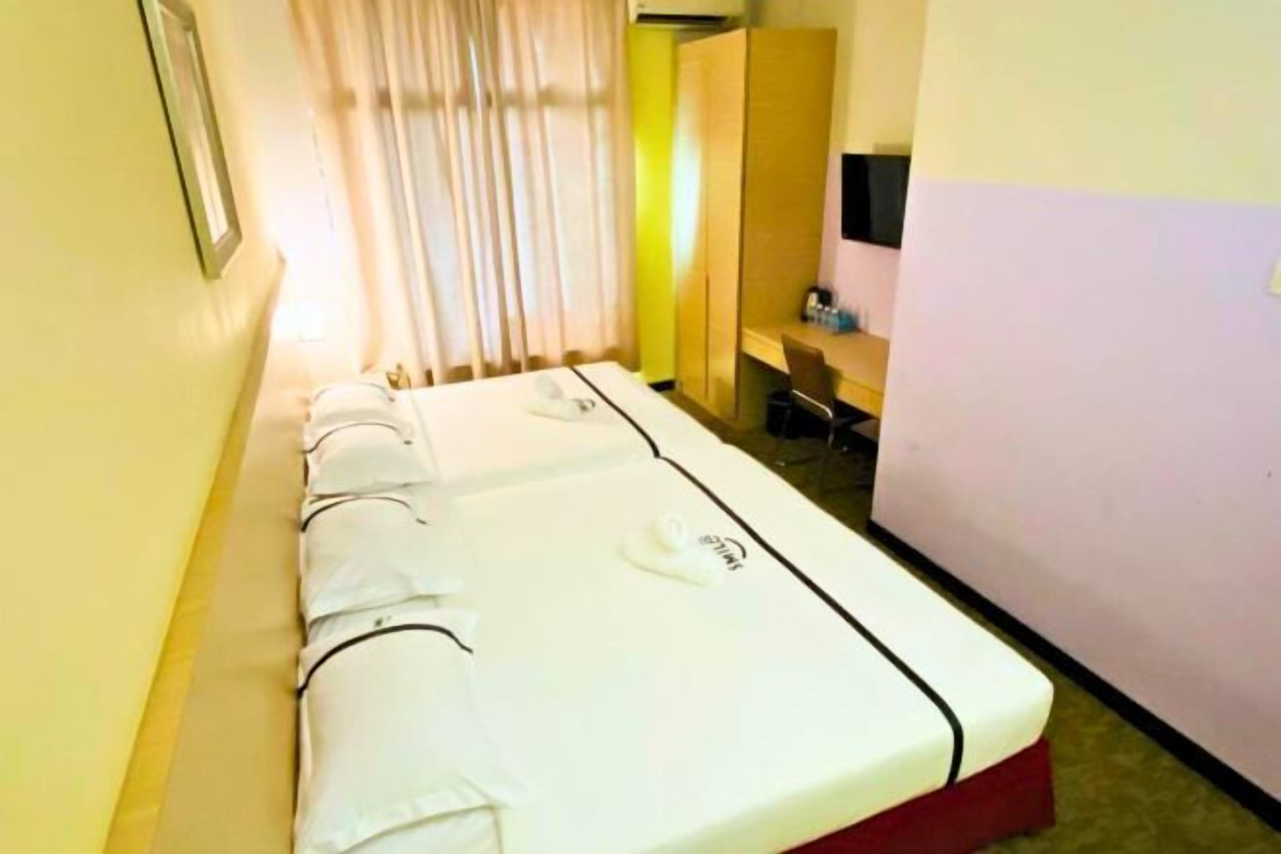 Desk, iron/ironing board, free WiFi