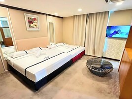 家庭双人房 | 办公桌、熨斗/熨板、免费 WiFi