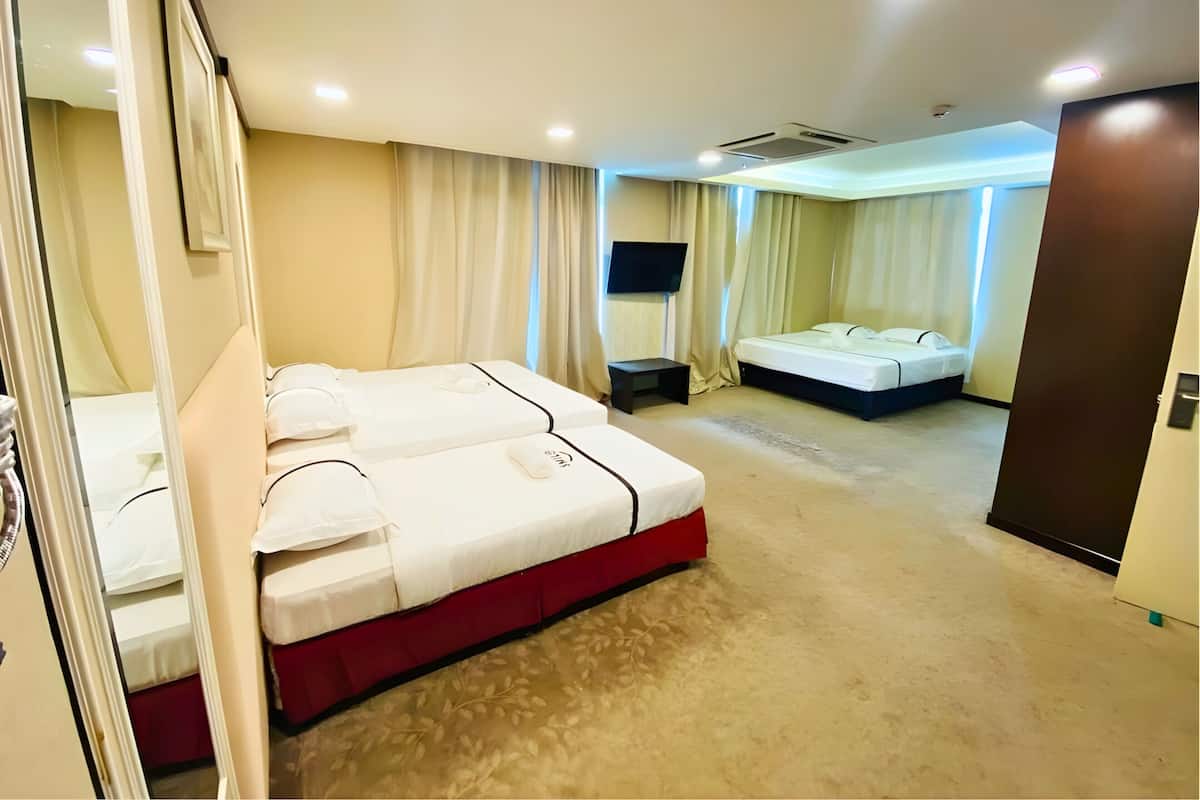 Family Room, Multiple Beds | Desk, iron/ironing board, free WiFi