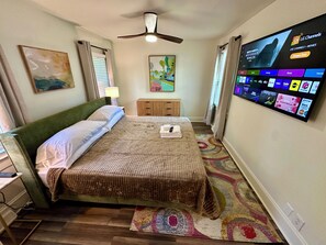 2 bedrooms, iron/ironing board, WiFi, bed sheets - Charlotte's Dream (Charlotte)