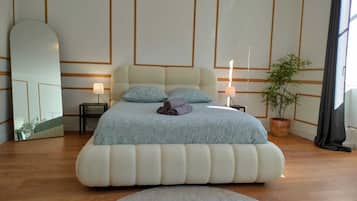 2 bedrooms, desk, iron/ironing board, travel crib