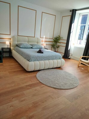 2 bedrooms, desk, iron/ironing board, travel cot - The Bright Cocoon/25min Strasbourg center/Wi-Fi/TV (WASSELONNE)