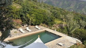 Outdoor pool - Peaceful Sierra Sanctuary (Oliveira do Hospital)