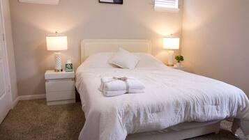 1 habitación, tabla de planchar con plancha, wifi y ropa de cama