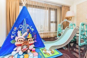 Cots/infant beds - La Palazzo Hotel (Maoming)